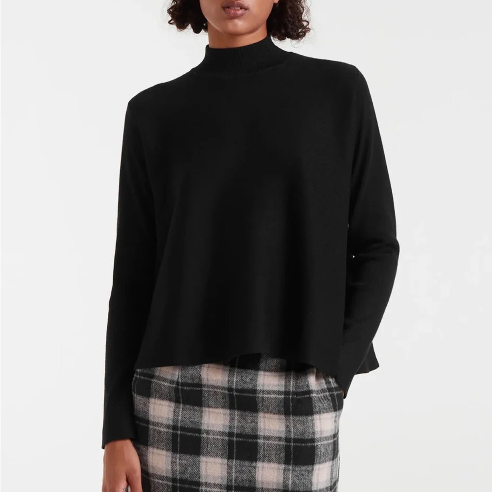 Compania Fantastica Black Perkins Collar Flared Sweater Size Small